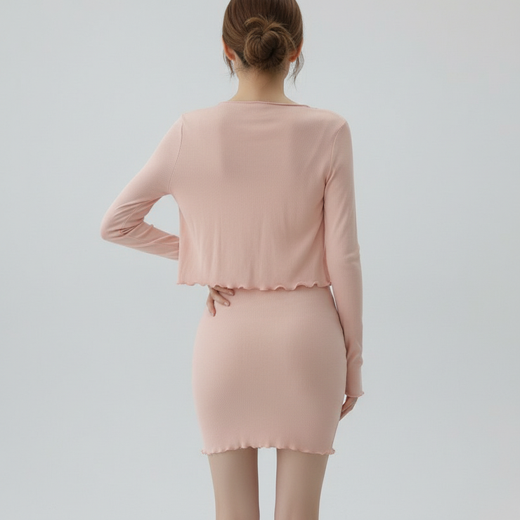 Back view of the 2-piece set dalaida